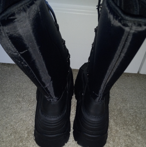 New!! Mountain Warehouse Men\'s Snowboots Size 11